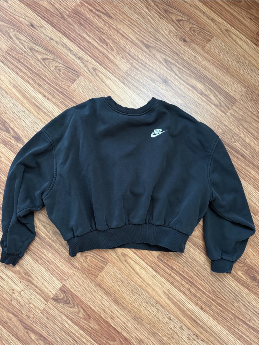 Nike Kids Black Crop Sweatshirt Large